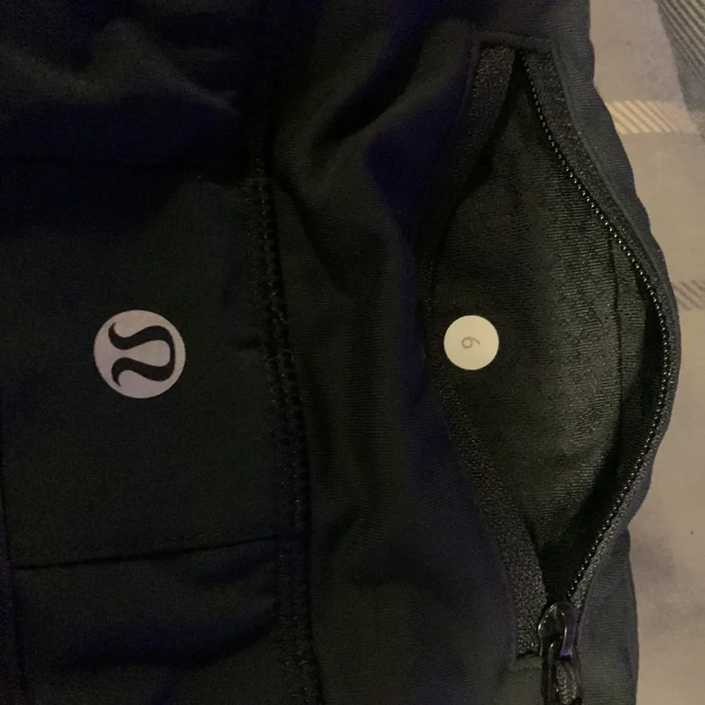 Lululemon skirt black - Picture 3 of 4